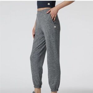 Vuori boyfriend joggers